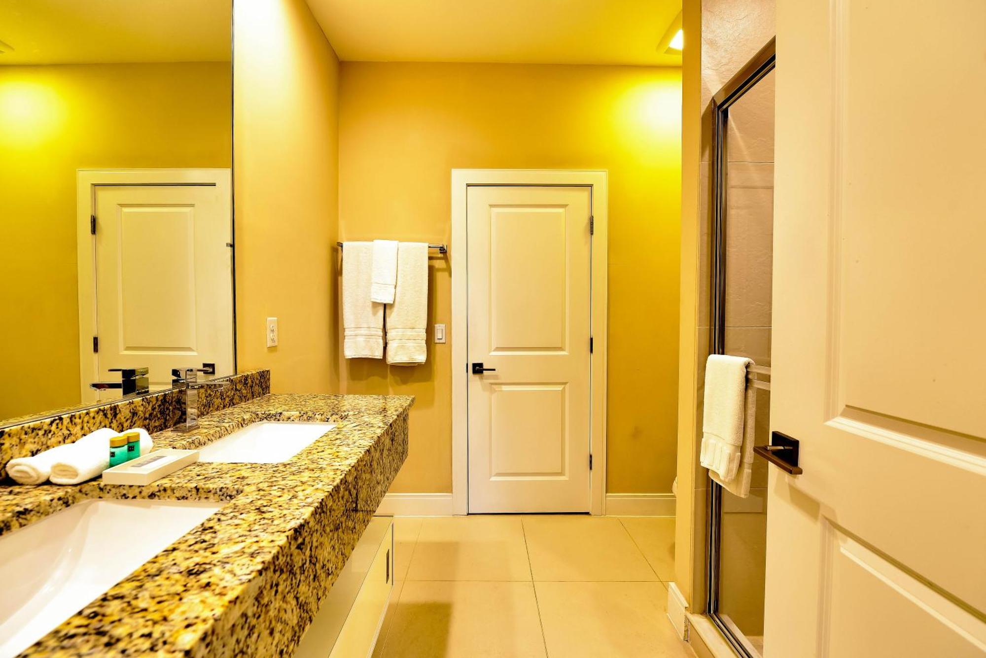 Beautiful Townhome Overlooking The Lake And The Pool Orlando Exterior foto